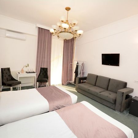 Hotel Andre'S Craiova Exterior photo