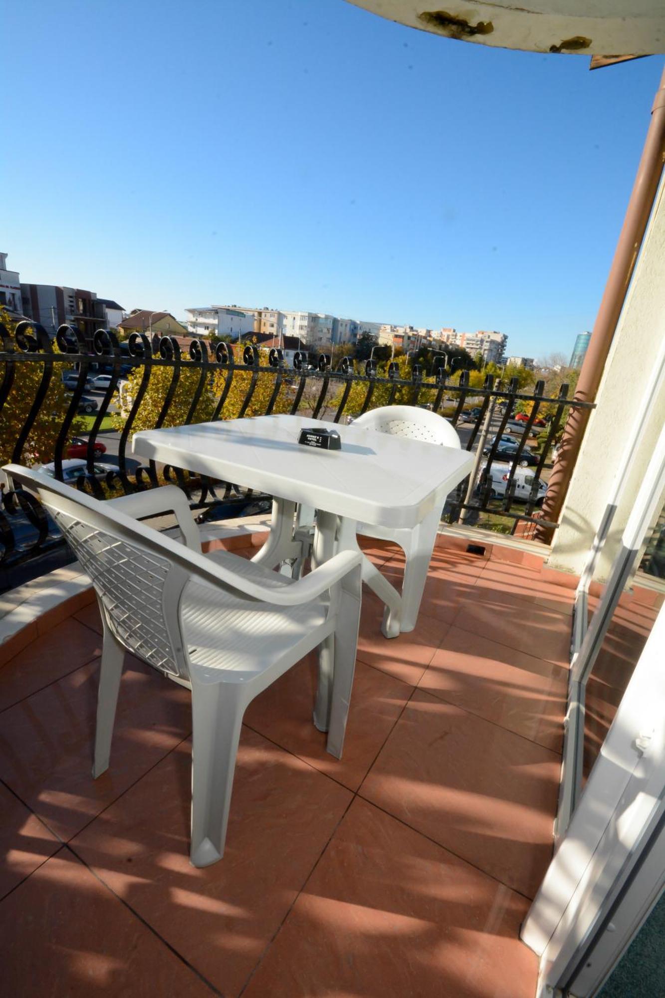 Hotel Andre'S Craiova Exterior photo