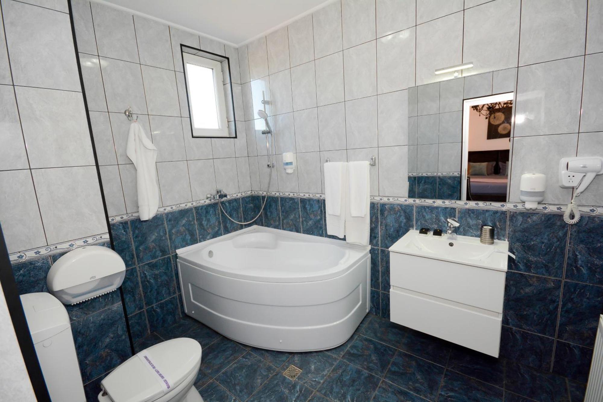 Hotel Andre'S Craiova Exterior photo