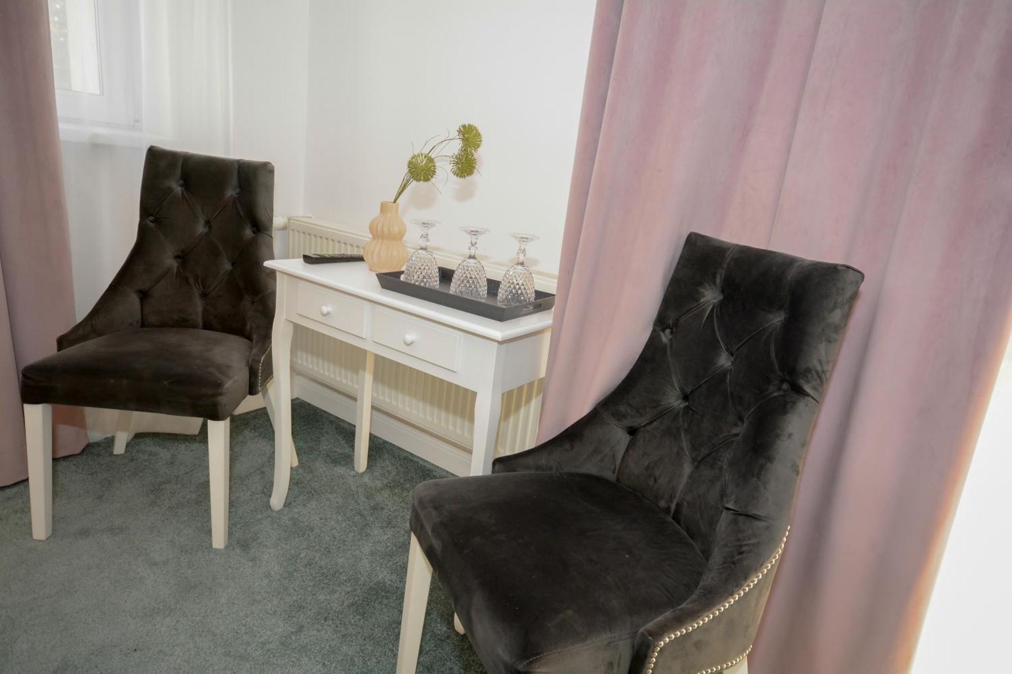 Hotel Andre'S Craiova Exterior photo