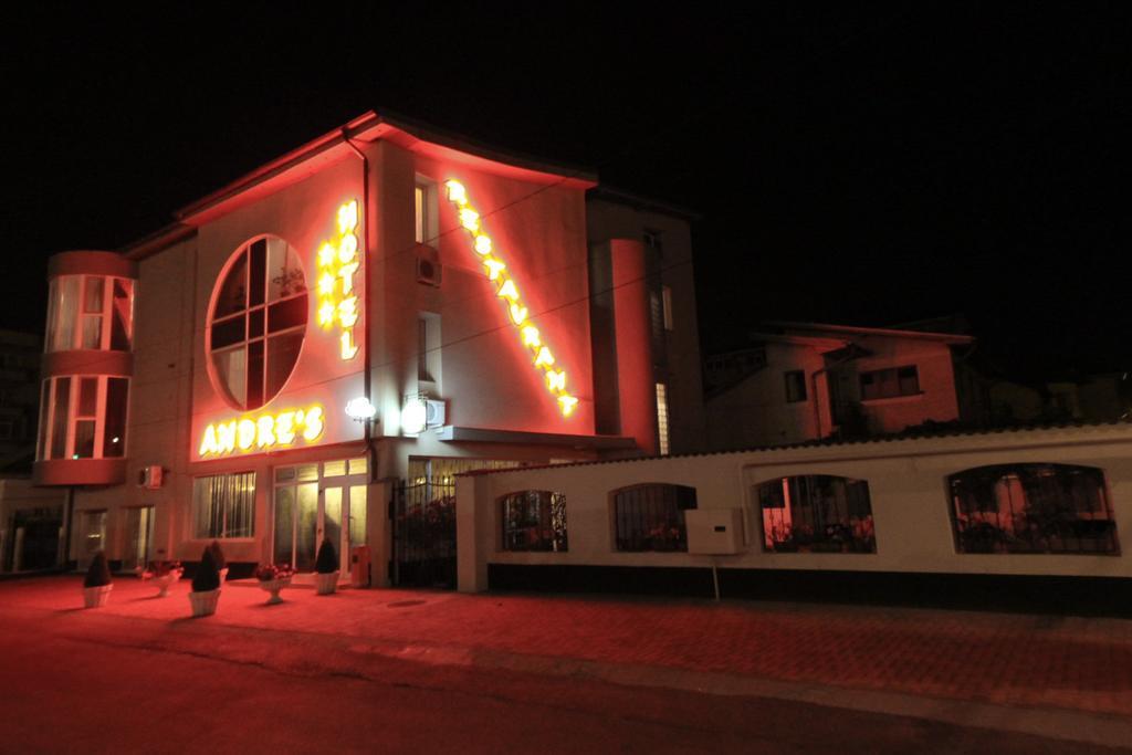 Hotel Andre'S Craiova Exterior photo