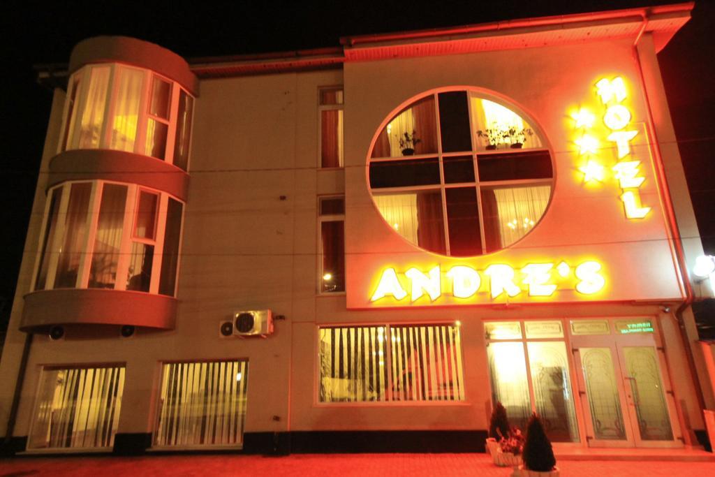 Hotel Andre'S Craiova Exterior photo